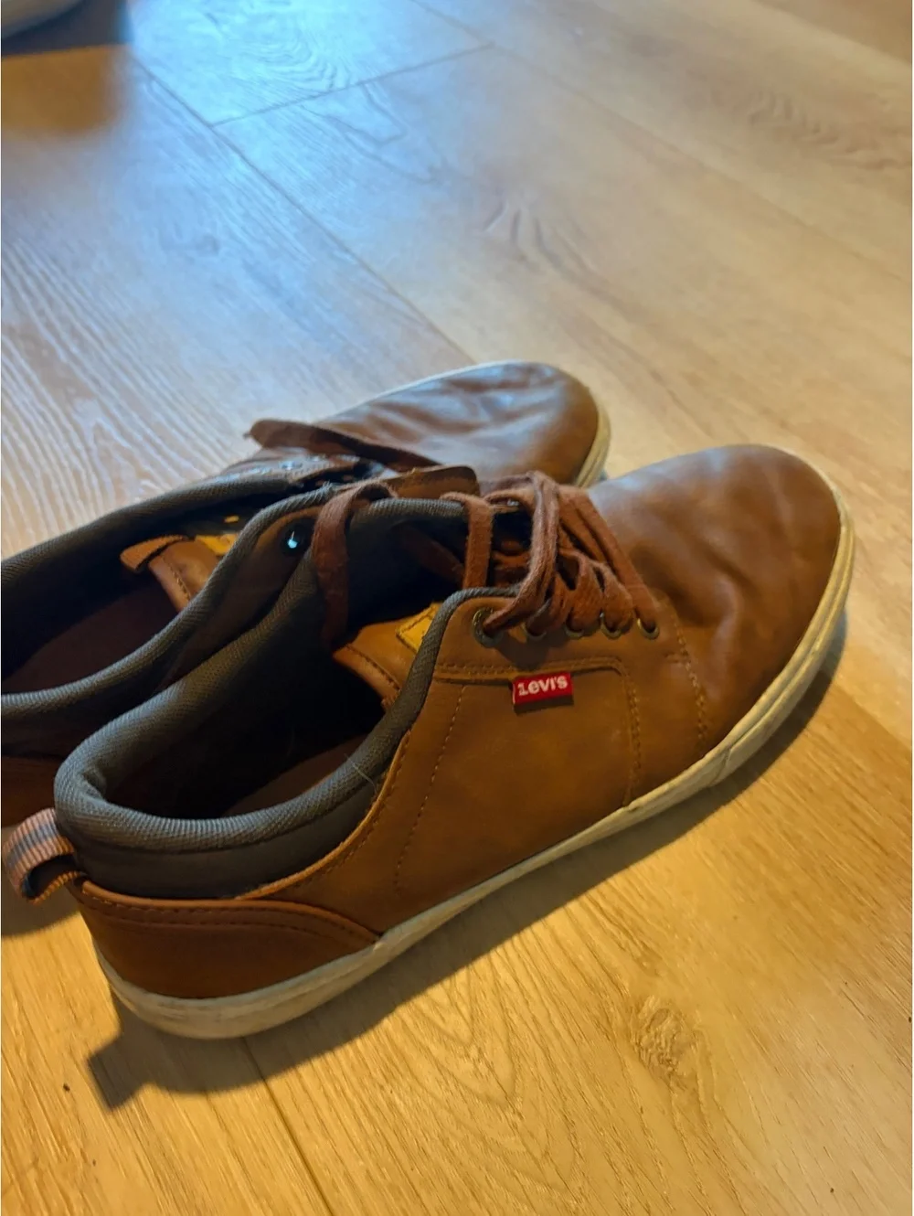 levi men’s dress shoes size 9.5